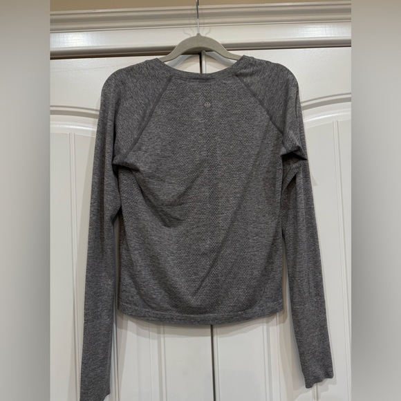 Lululemon Swiftly Tech Long Sleeve Shirt 2.0 Waist Length - Picture 4 of 4